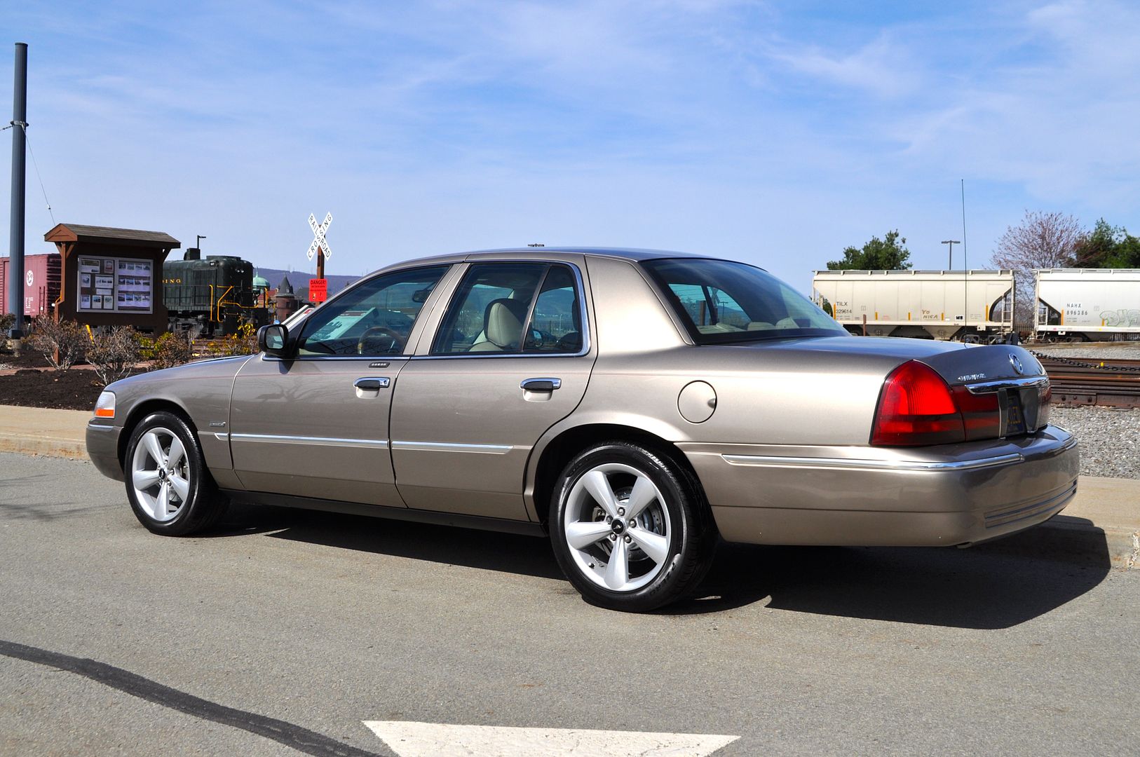 Purchase used 2005 Mercury Grand Marquis Ultimate 34k Orig Miles 18
